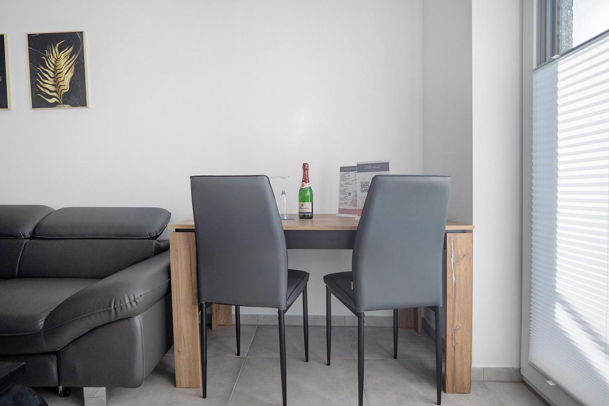 Neubau Ferienwohnung Mit Balkon グローナウ エクステリア 写真