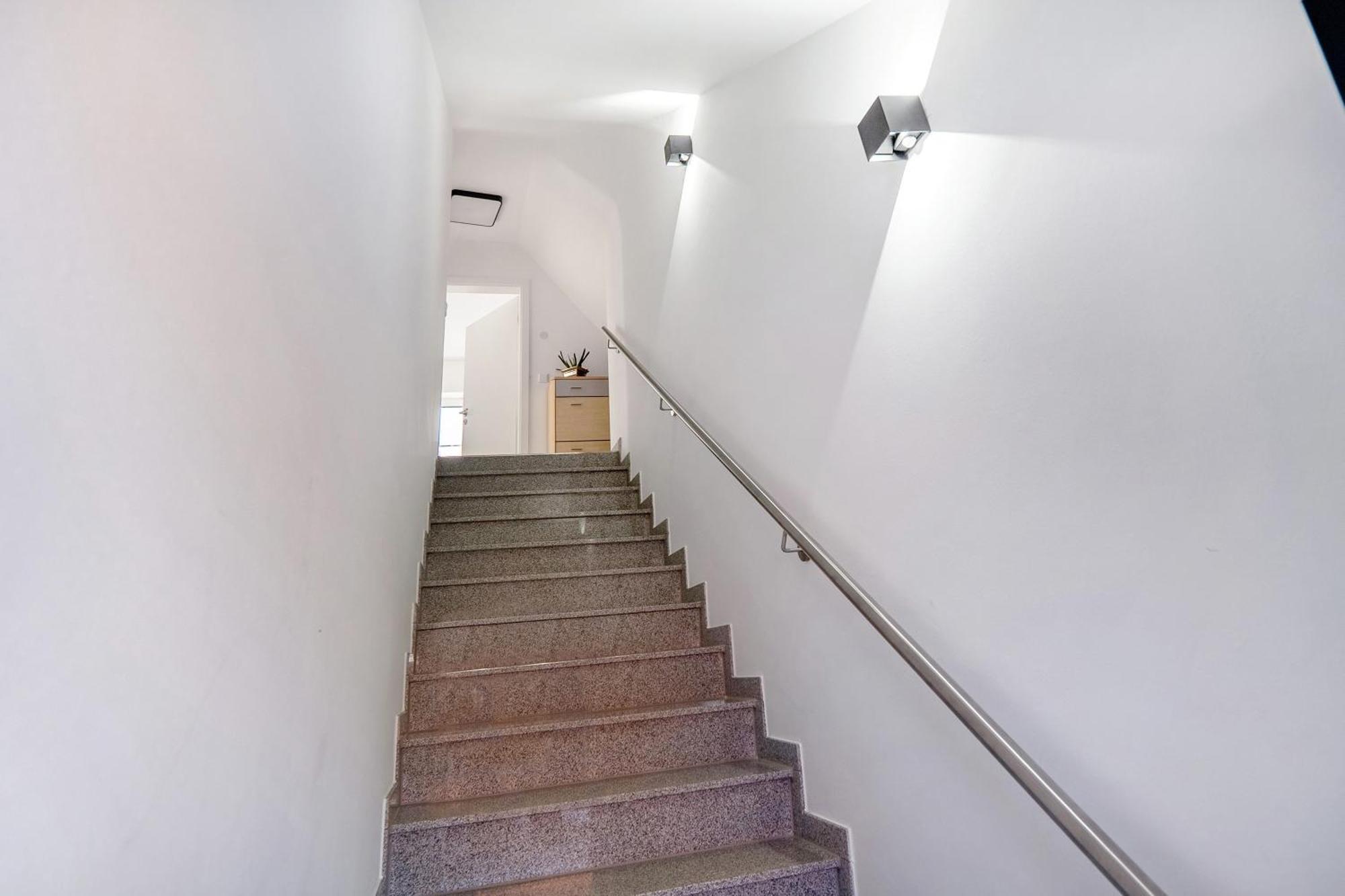 Neubau Ferienwohnung Mit Balkon グローナウ エクステリア 写真
