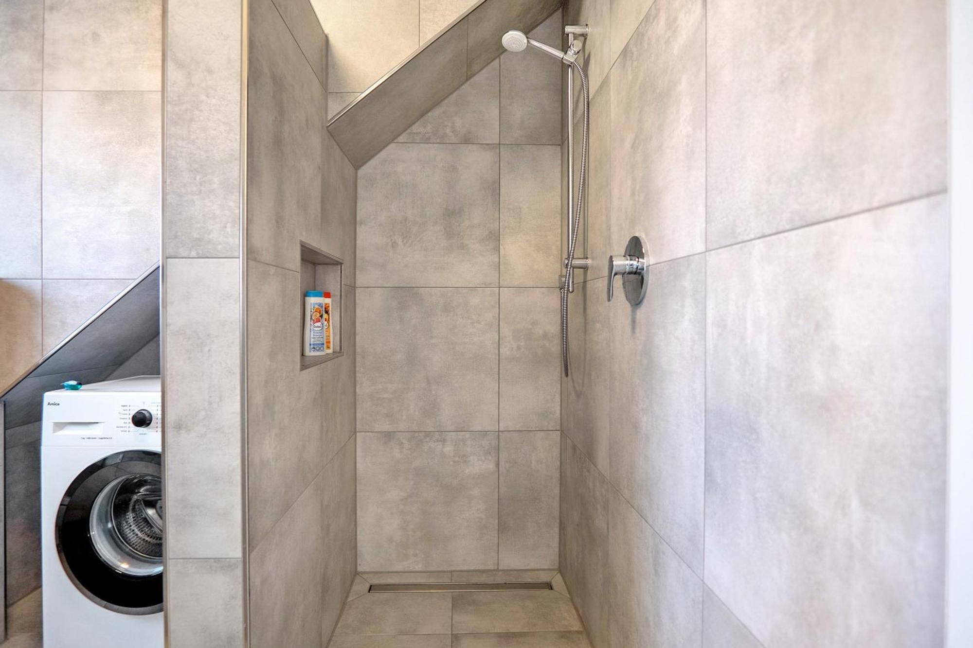 Neubau Ferienwohnung Mit Balkon グローナウ エクステリア 写真